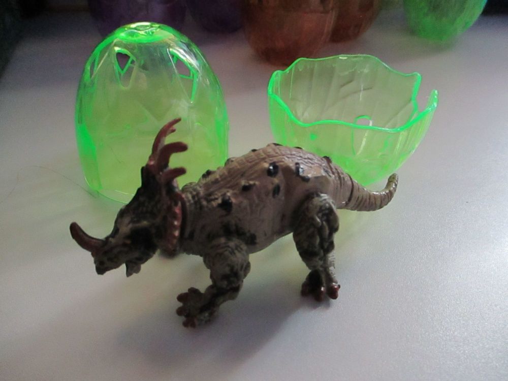 Styracosaurus Dinosaur Construction Toy in "Cracked Egg" Case