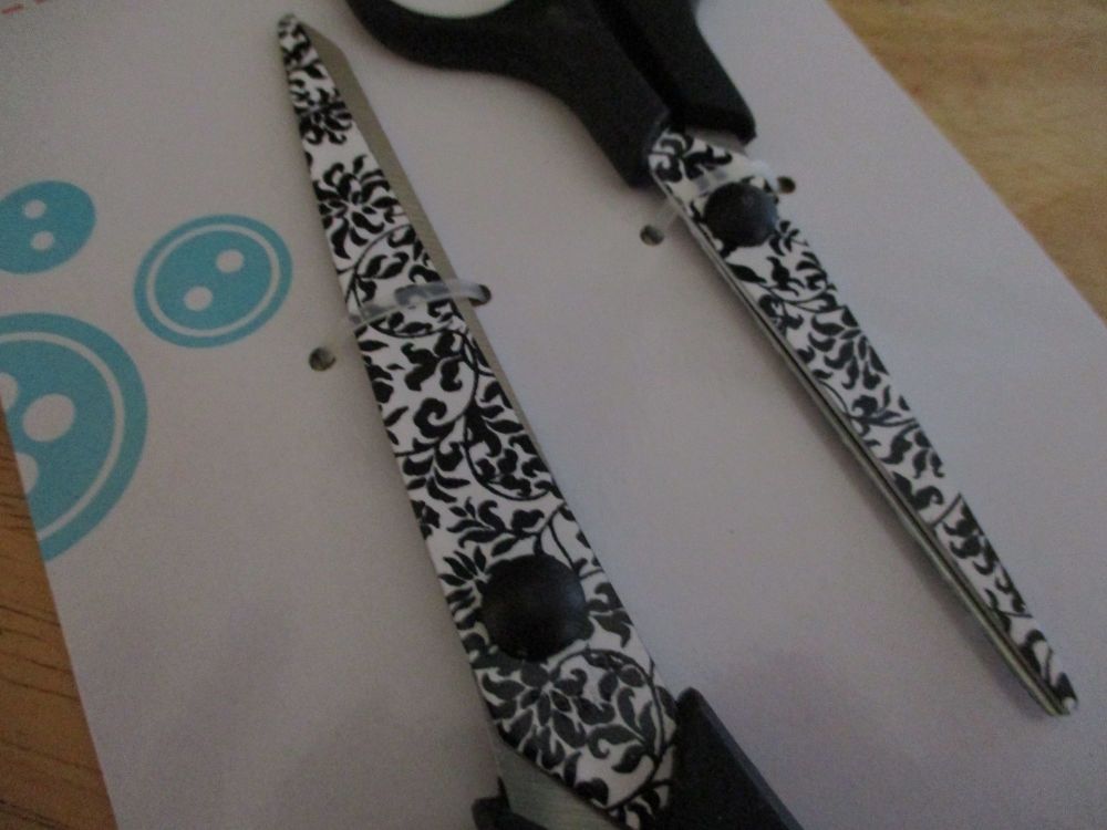 Black & White Floral Design - Comfort Grip Scissors - 2 Sizes/Pairs - Sewing & Crafts - Pocket