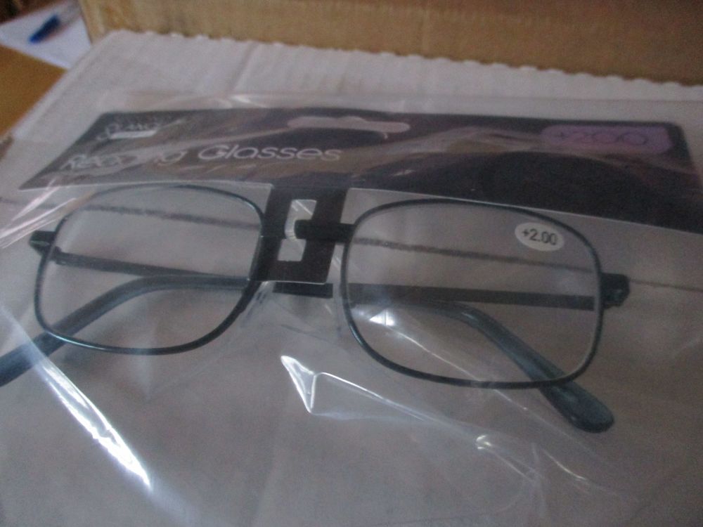 Classic Blue Metal Framed Lightweight Reading Glasses – Second Glance Eye-wear