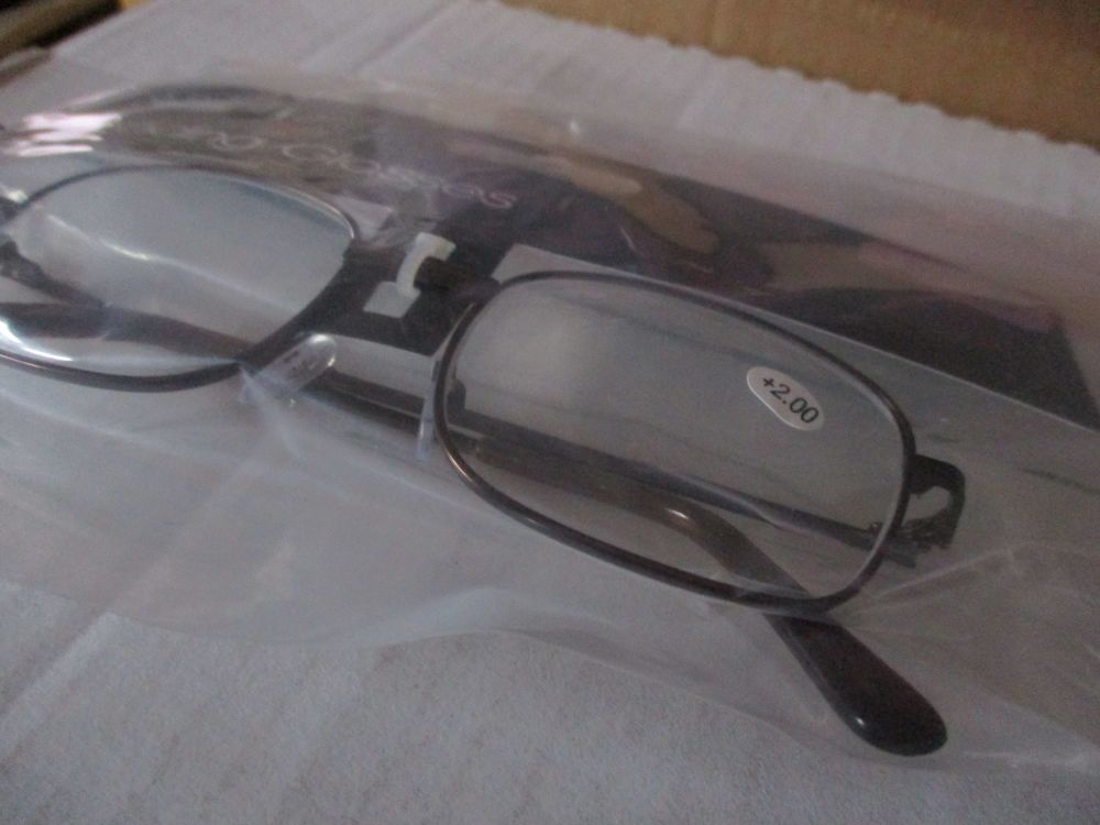 Classic Brown Metal Framed Lightweight Reading Glasses – Second Glance Eye-wear