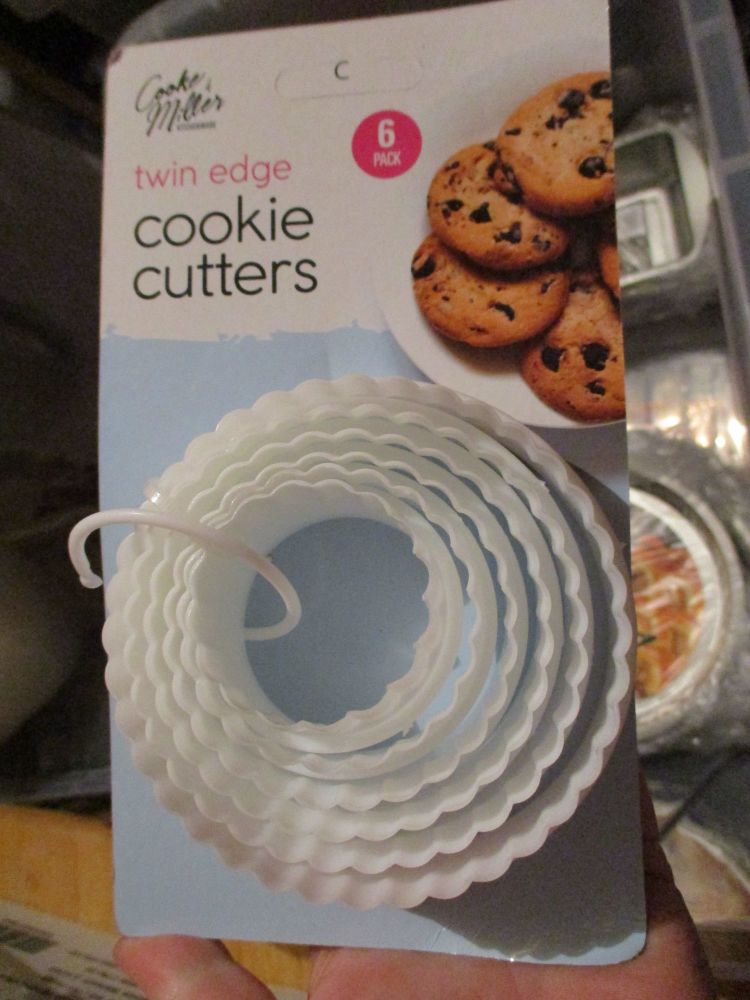 White 6 pack Twin Edge Cookie Cutters - Cooke & Miller Kitcheware