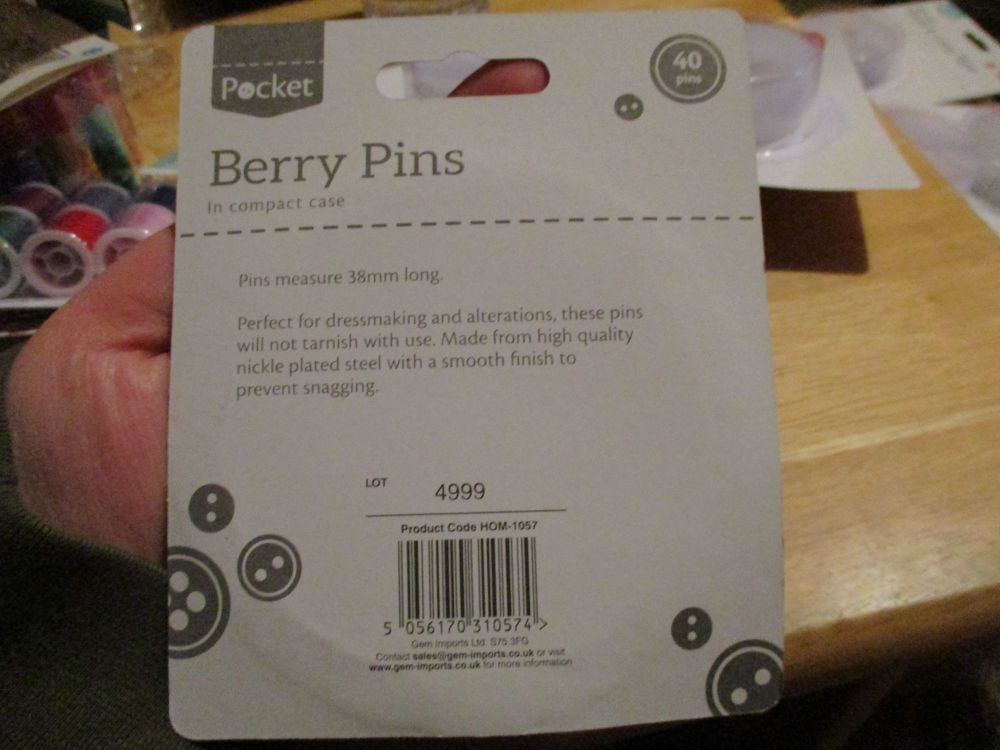 Berry Pin Wheel - Sewing Pins 40 per Wheel