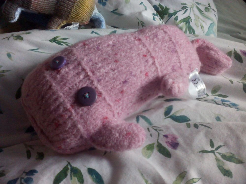 Oversized Pink Mottled Flannel Scuttle Cat