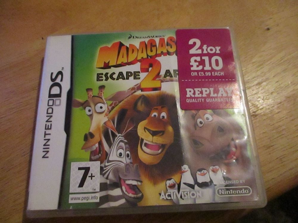 DS Madagascar escape 2 Africa. Case has dent marks to surface and has a cracked inner spine. Cart as new