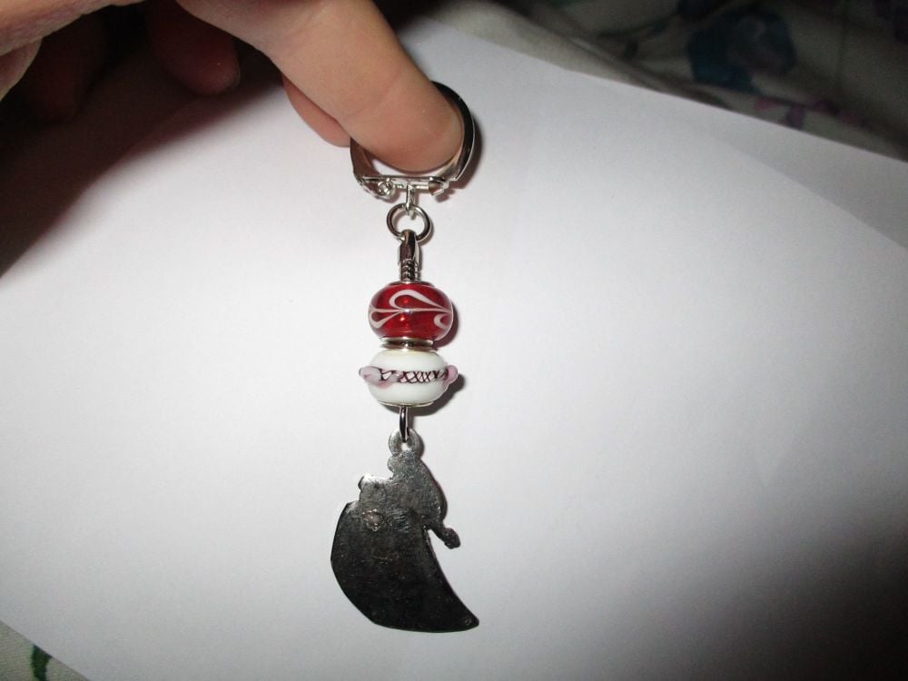 Red White Glass Bead and Enamel Sleeping Beauty Themed Metal Charm Keyring