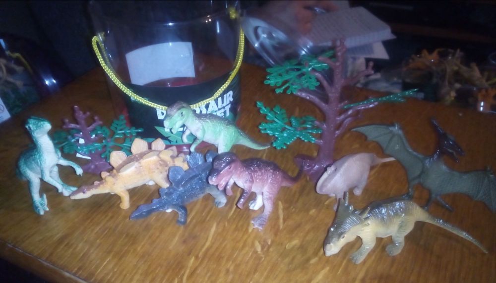 Dino Set 1 (Twin Brown Allo) - 8 Piece Dinosaur Figures - Play Set - King