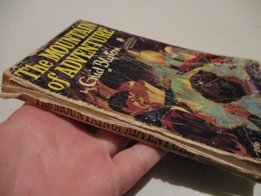 Enid Blyton - The Mountain of Adventure - Tatty cover and pages come away but included
