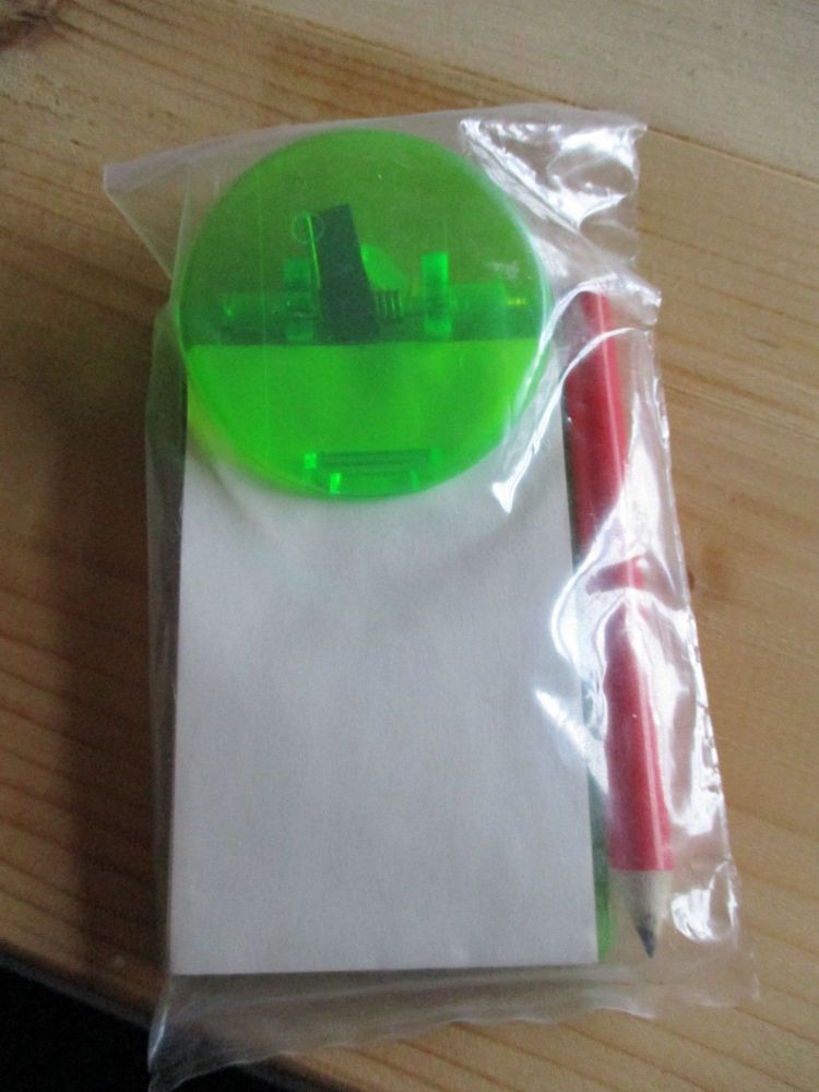 Mini Green Clipboard Fridge Magnet with Pencil