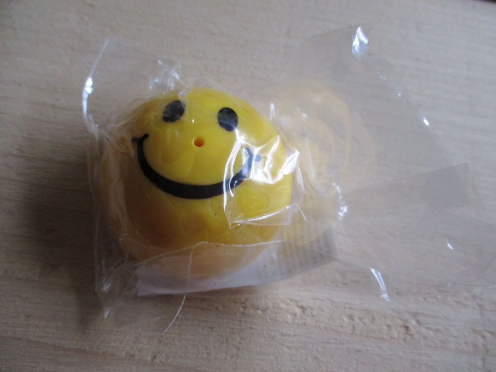 43mm Yellow Face style Popper Bouncy Toy - Sturdy Rubber - Henbrandt
