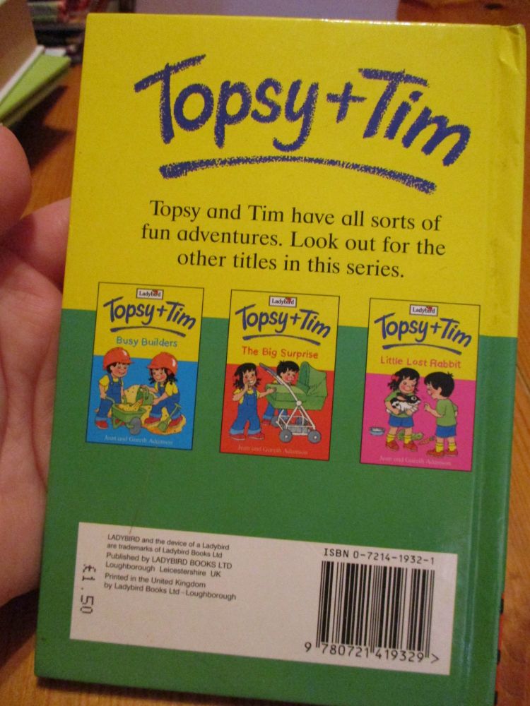 Topsy and Tim - Red Boots, Yellow Boots - Ladybird