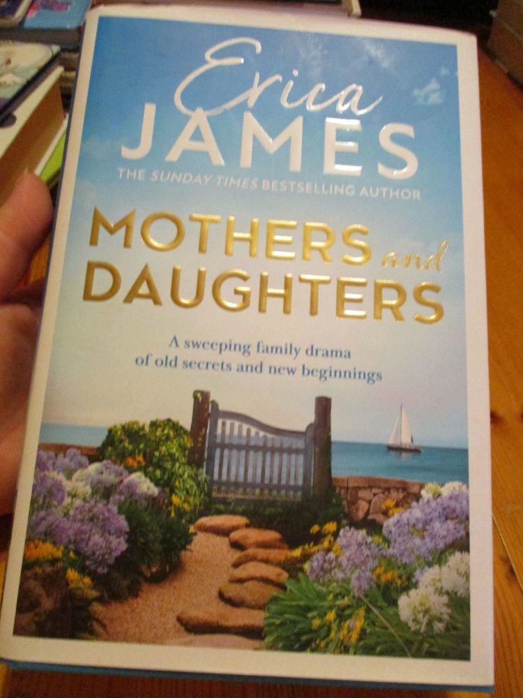 Mothers and Daughters - Erica James - Hardback