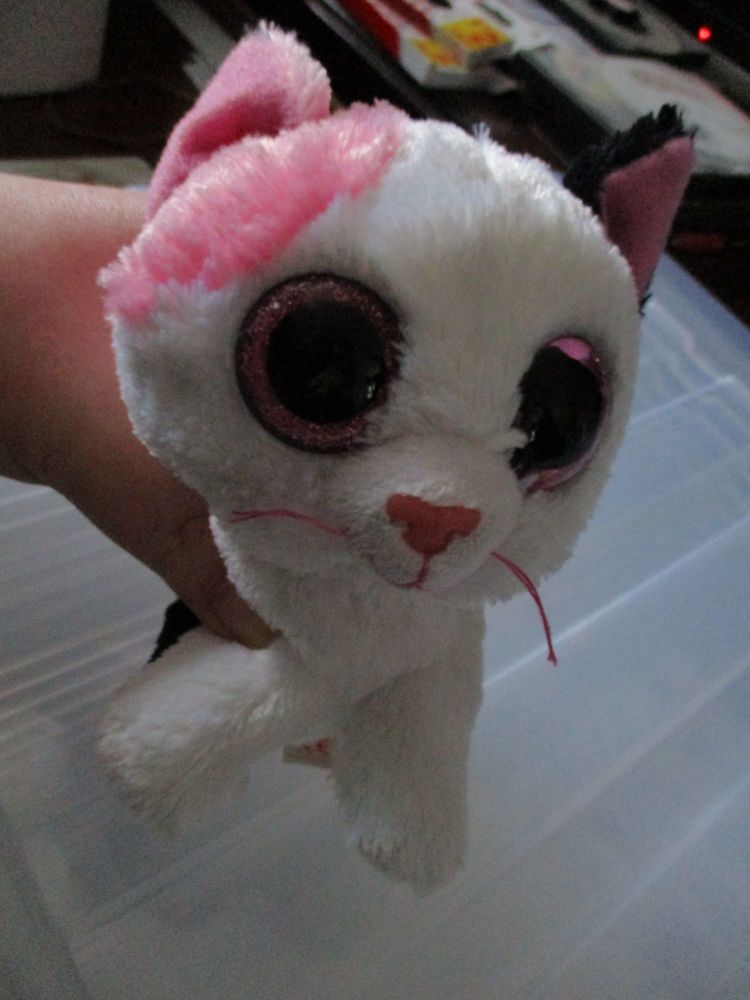 Small Muffin the White Pink and Black Cat  -  TY Beanie Boos