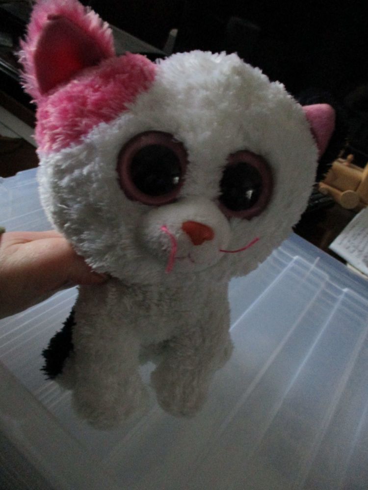 Medium Muffin the White Pink and Black Cat  -  TY Beanie Boos