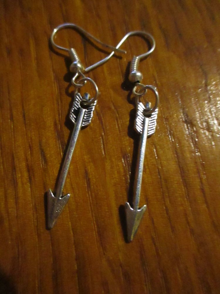 Silver tone Medium Arrows Styled Earrings