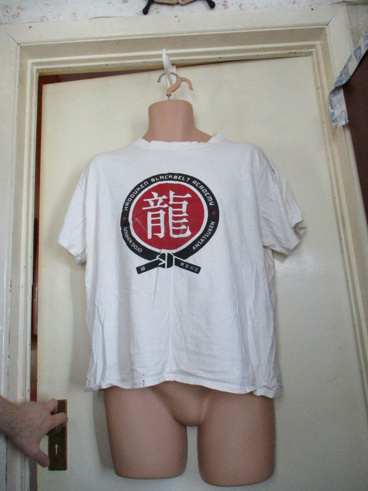 White Gildan Heavy Cotton  Street Fighter "Hadouken" T-Shirt Size L