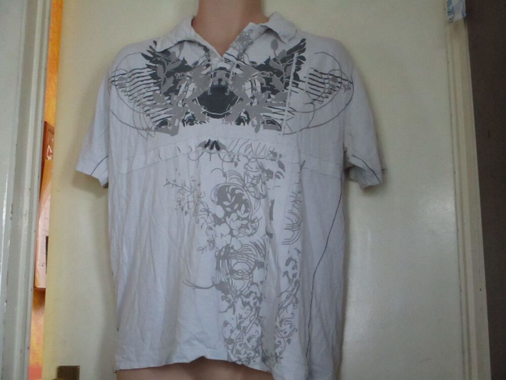 White Cedarwood State M T-Shirt with Grey Design