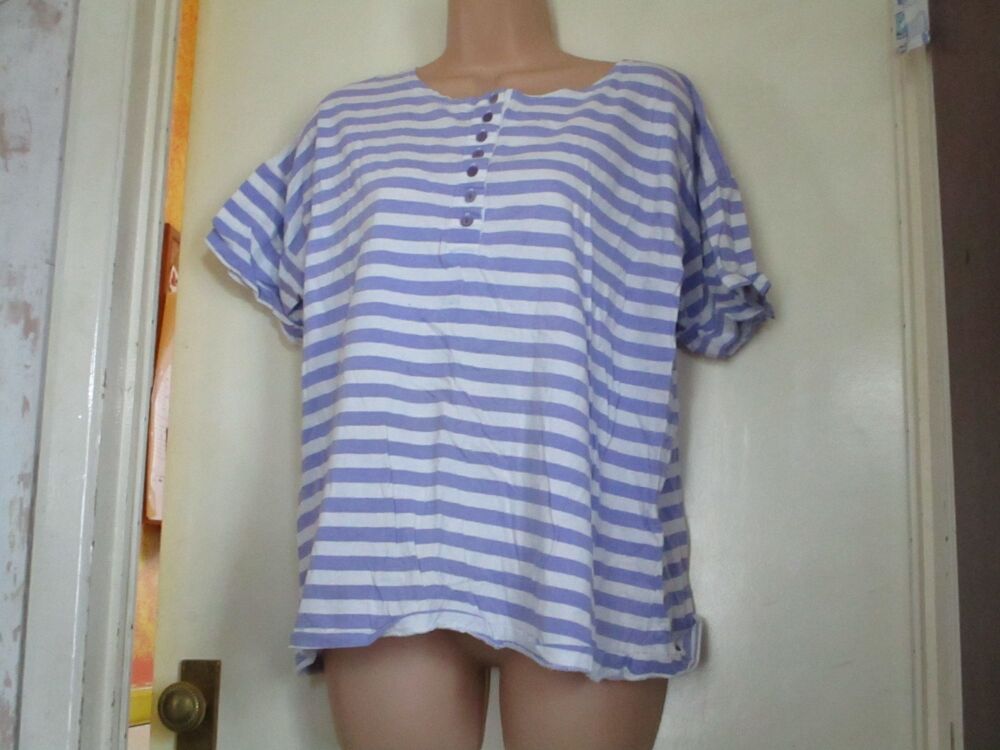 Unknown Brand - Purple and White Vintage T-Shirt Ladies Top - Size Unknown Guesstimate 14-16