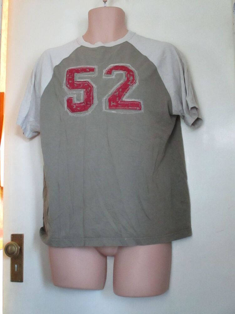 Cedarwood State Size M "52" Design T-shirt - Stone / Khaki
