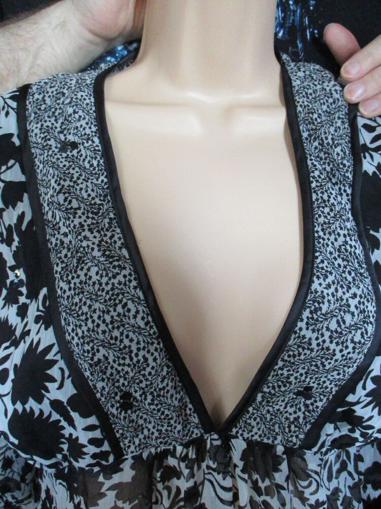 MK Size 14 Black and White Chiffon Tunic with Sequin detail