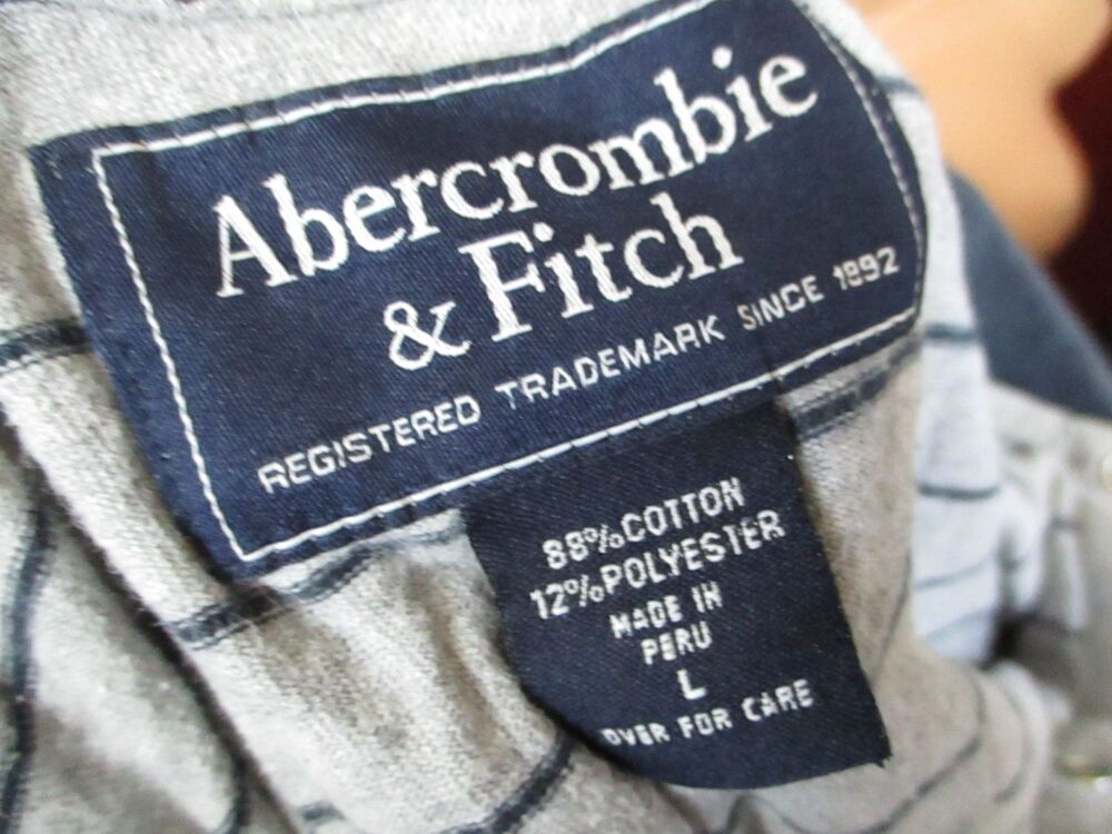 Grey & Blue Striped Vintage Look Abercrombie & Fitch T-shirt - Size Large