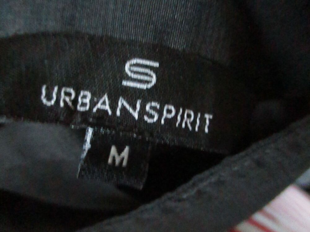 Urban Spirit Black with White Stripe Short Sleeve Shirt - Size M
