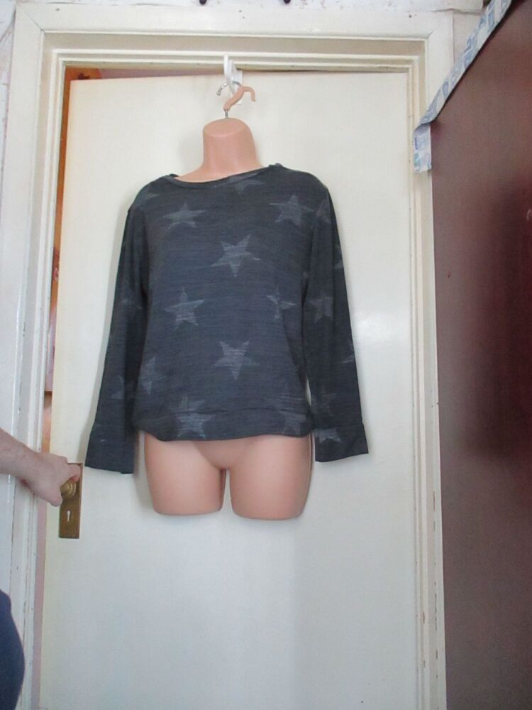 QED London - Grey with Stars design Jumper Top - Size M/L