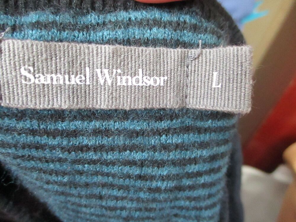 Samuel Windsor Black Size Large Jumper