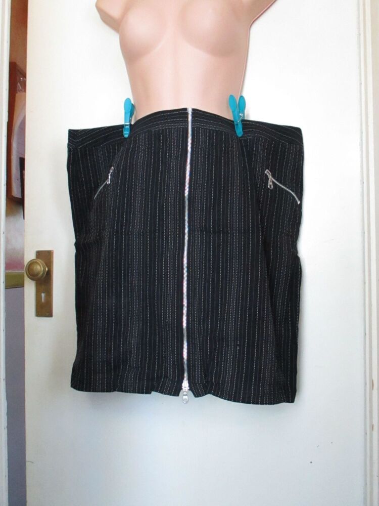 Etam Black and White Pinstripe Fully Undo-able Zip Fronted Skirt - Size 26
