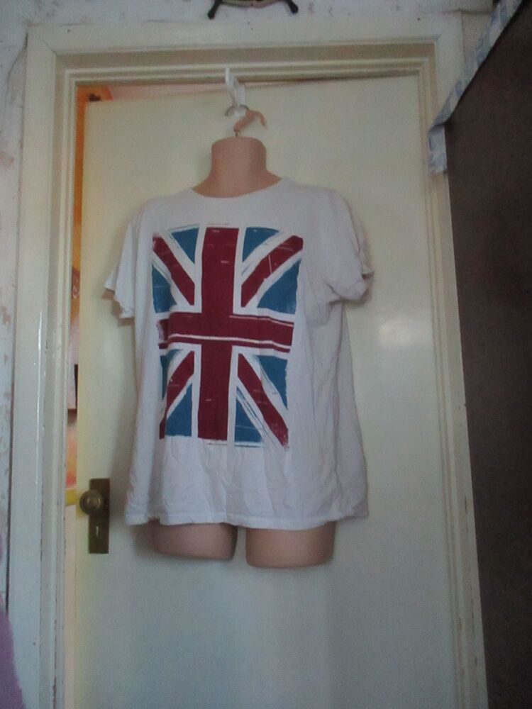 Cedarwood State - White T-Shirt with GB Flag - Size XL - Slight staining