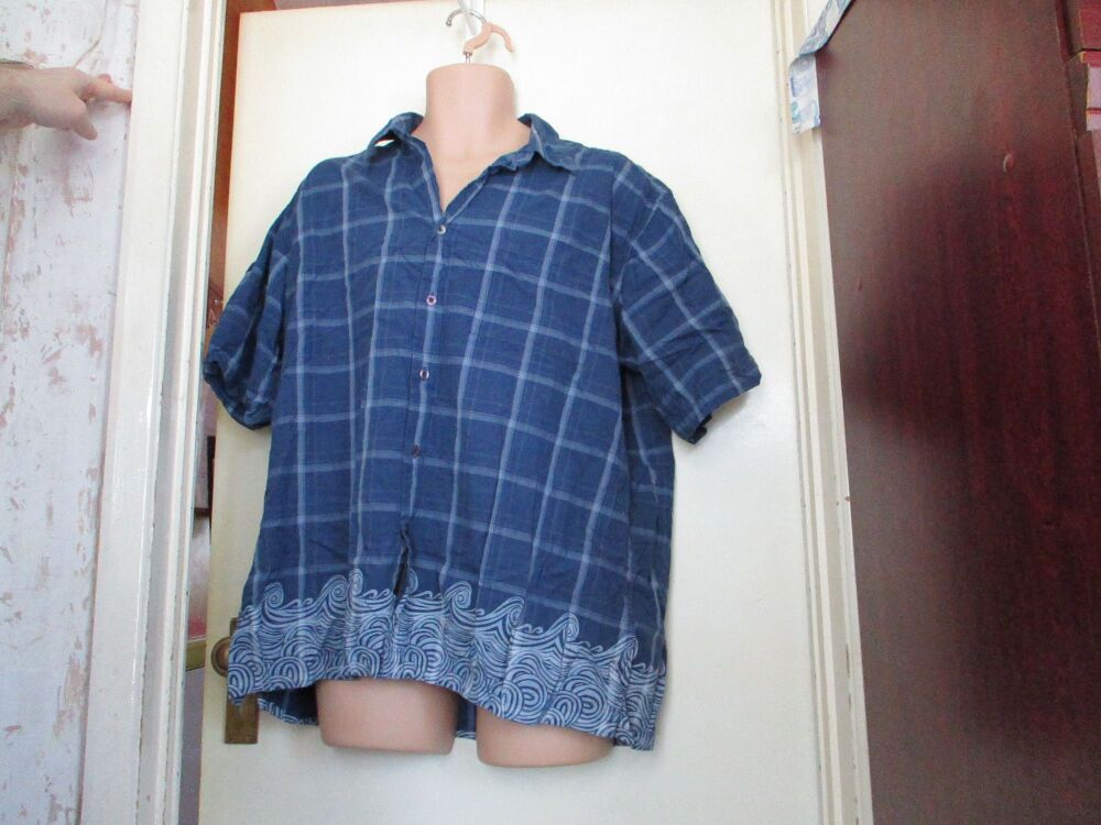 Cherokee - Blue Beach Style Short Sleeved Shirt - Size XL - Missing Button
