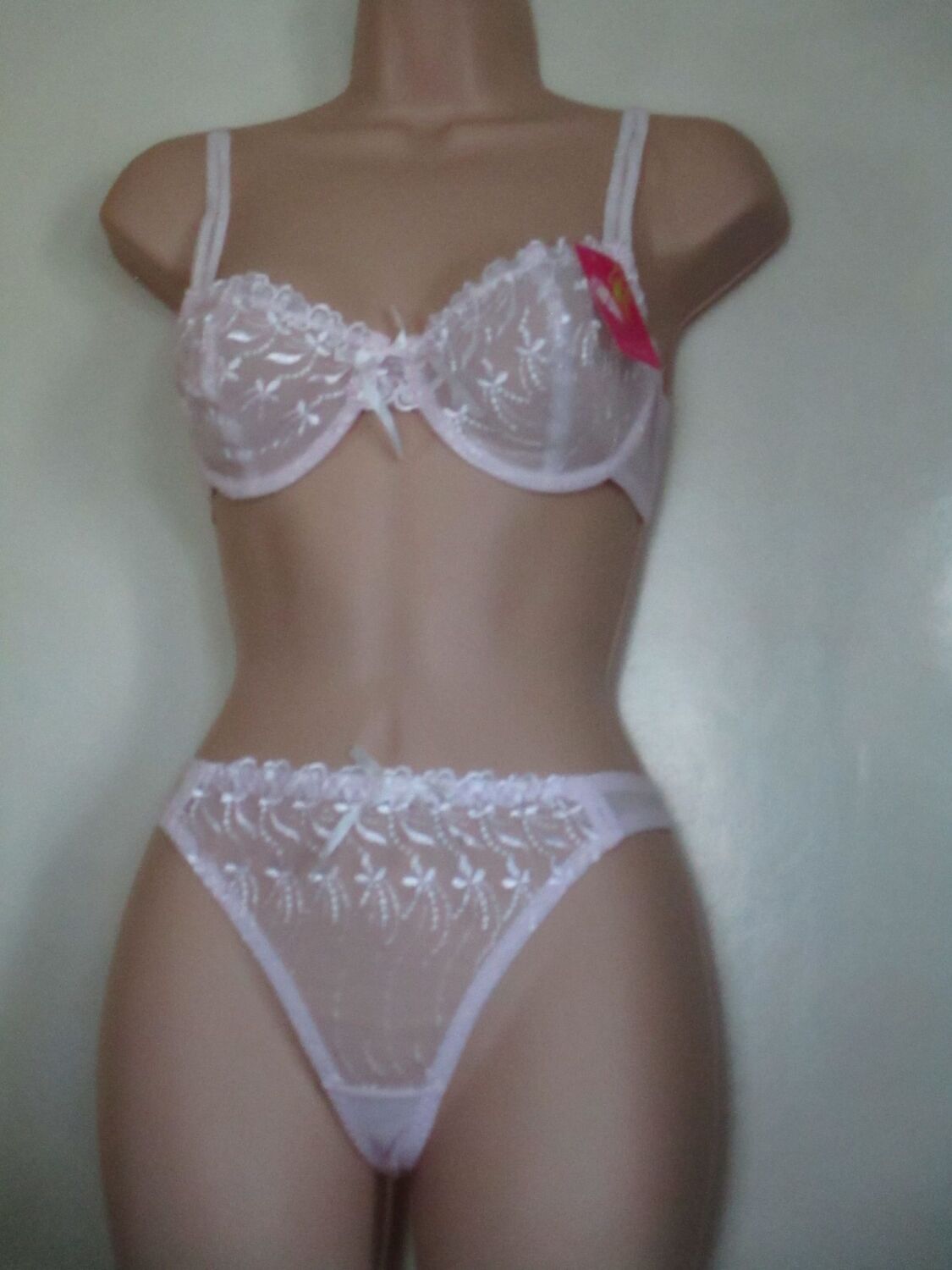 BNWT Sanselle Underwear - Pink Lacey Trim Design Underwire Bra & Thong Set  - Size 38C/L - Slight Seconds - missing clasp