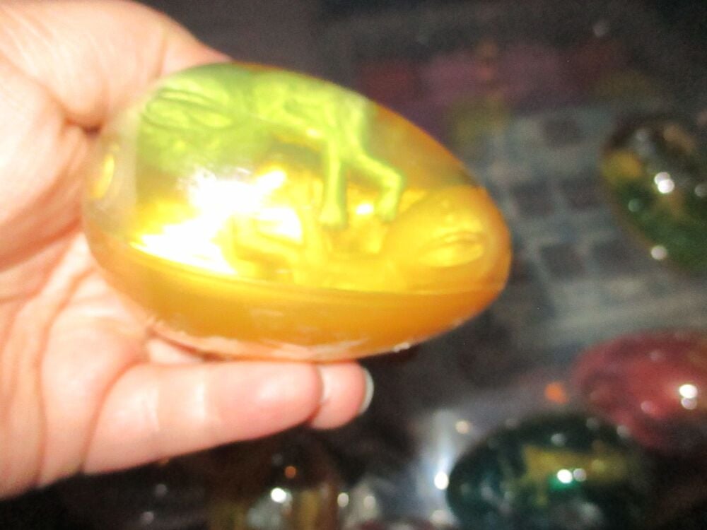 Yellow Goo in Gold Shell - Twin Alien Egg Slime Toy - Hoot