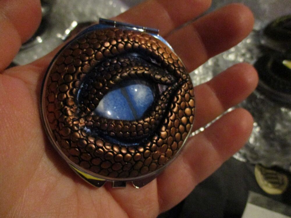 Blue Dusted Brassy Blue Iris - Dragon Eye Scale Design Ornamental Compact Mirror (c)#2