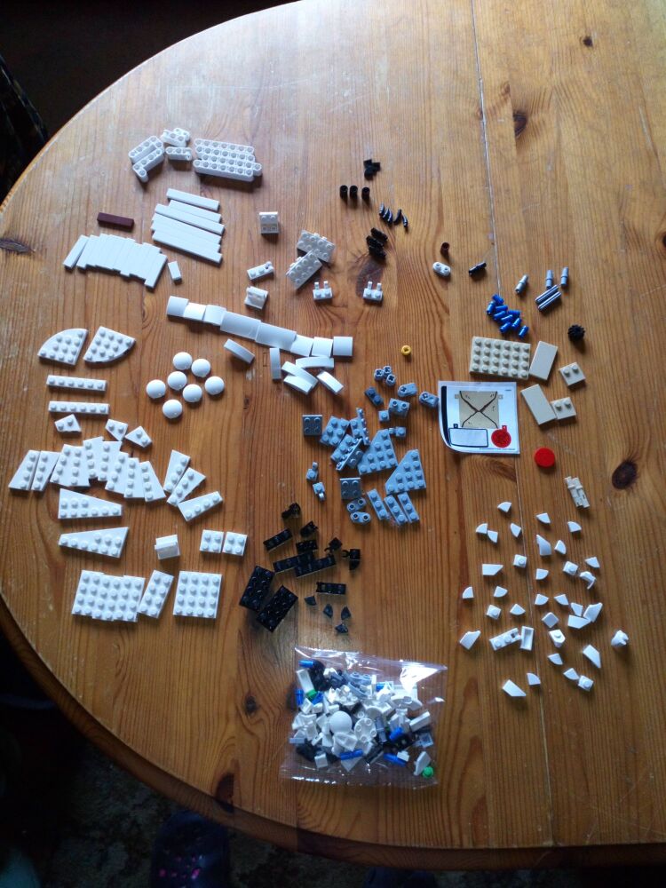 Selection of parts for Lego Hedwig  75979 Figure Set - SPARES ONLY