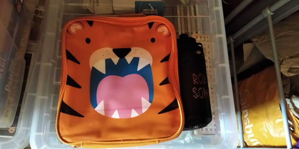 Tiger lunch bag and drinks bottle set. Brand New. B&M