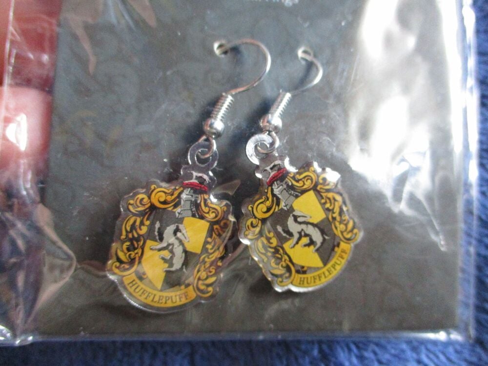 Hufflepuff Crest - Harry Potter Official Carat Shop Earrings