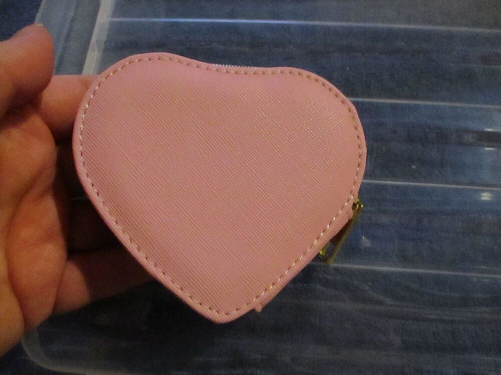 Pink Heart Side Opening Zipped Pouch/Purse with "Mum" Text