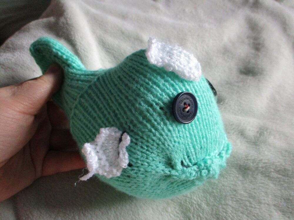 (p)Mint Green Midi Fish with White Fins & Navy/Black Eyes Knitted Soft Toy