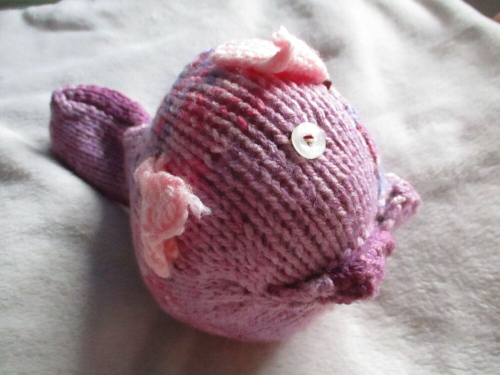 (p)Chunky Pink Purple Yarn Midi Fish with Pink Fins & Pale Pearly Eyes Knitted Soft Toy