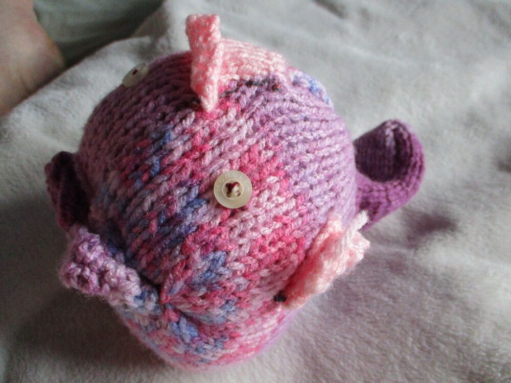 (p)Chunky Pink Purple Yarn Midi Fish with Pink Fins & Pale Pearly Eyes Knitted Soft Toy