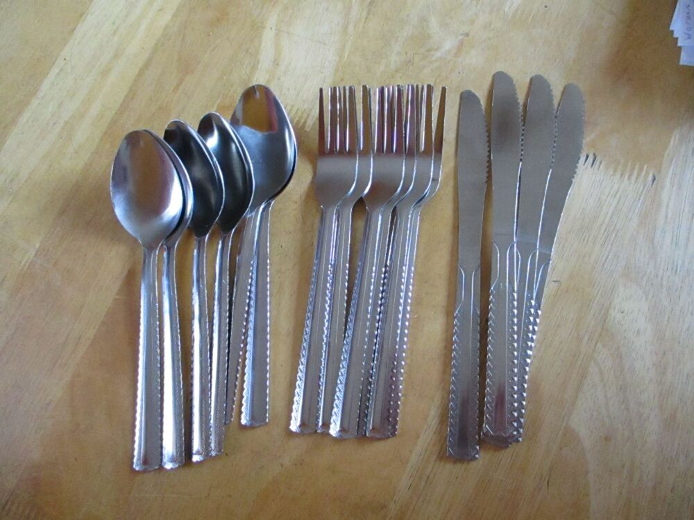 16pc Ex Display Knife Fork Spoon Cutlery Set Clearance