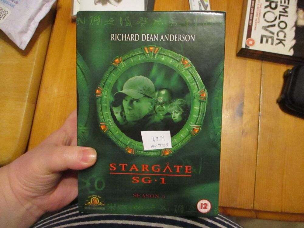Stargate SG-1 Season 5 Box Set - DVD - LN Disc. VGC Case - Pal (S24001069)