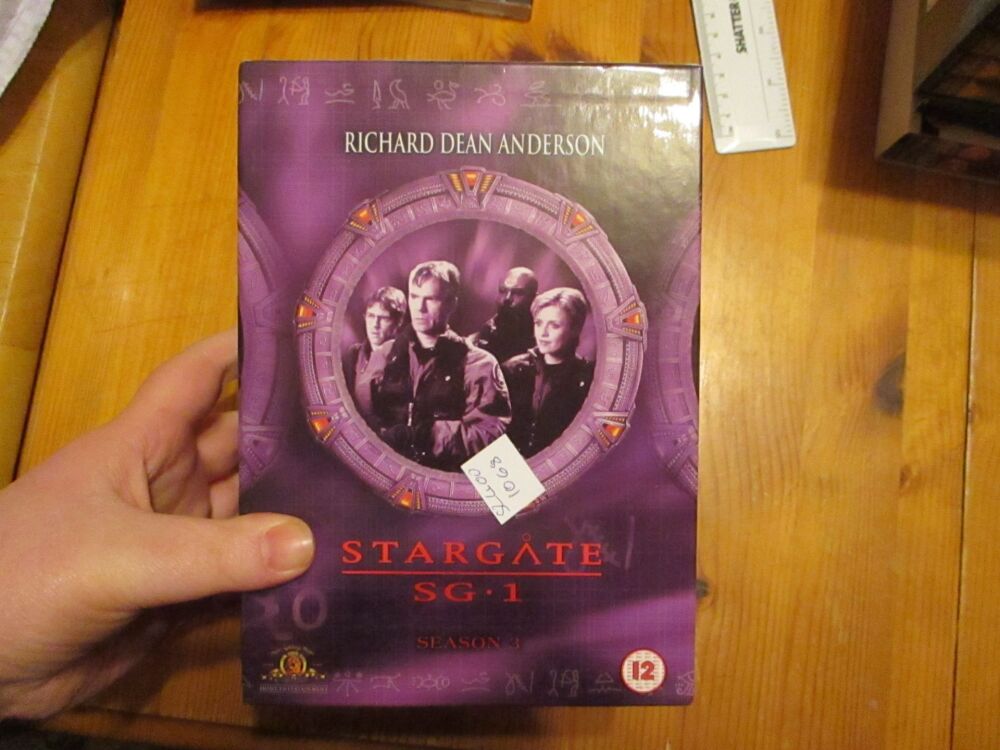 Stargate SG-1 Season 3 Box Set - DVD - LN Disc. VGC Case - Pal (S24001068)