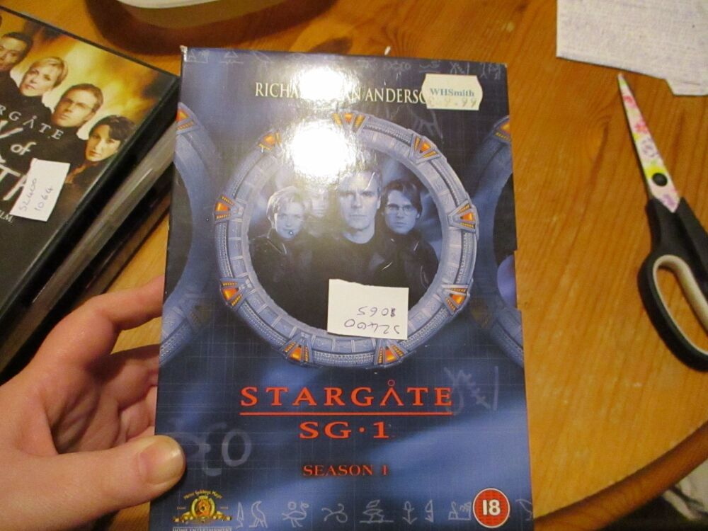 Stargate SG-1 Season 1 Box Set - DVD - LN Disc. VGC Case - Pal (S24001065)