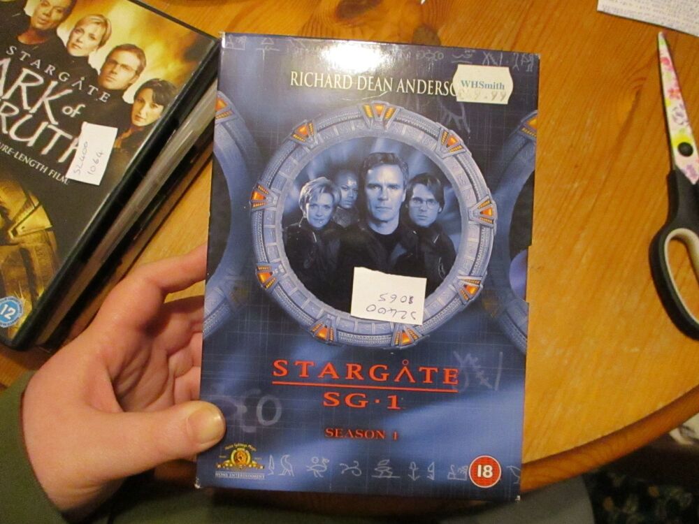 Stargate SG-1 Season 1 Box Set - DVD - LN Disc. VGC Case - Pal (S24001065)