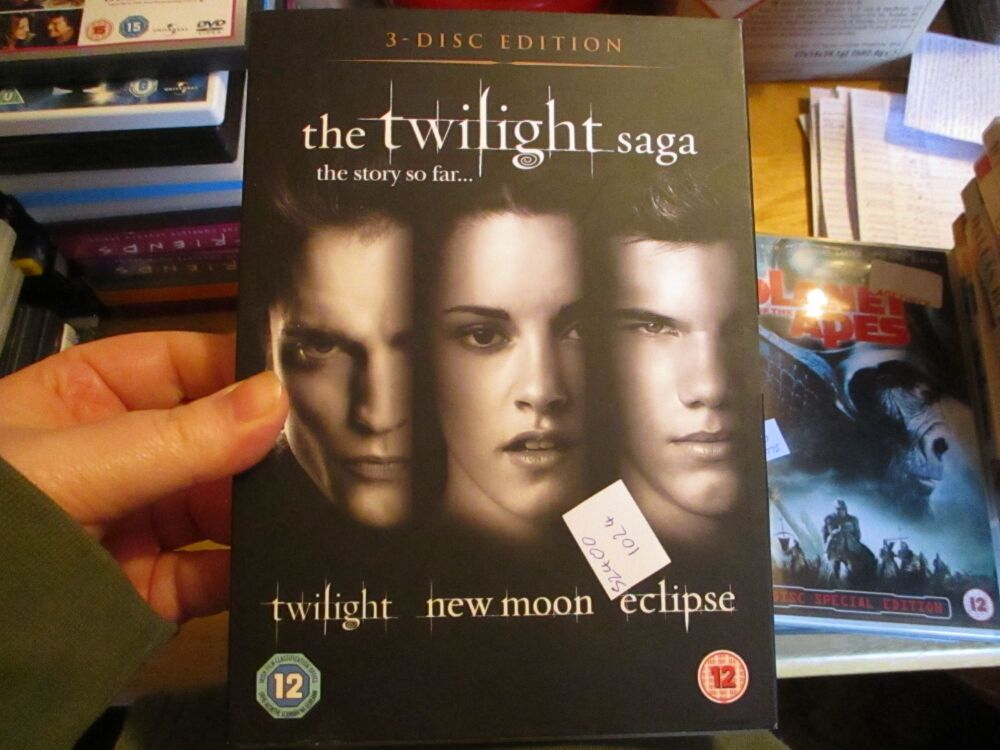 The Twilight Saga "So Far" - DVD - FS/LN/FP Disc. VGC Case - Pal (S24001024)