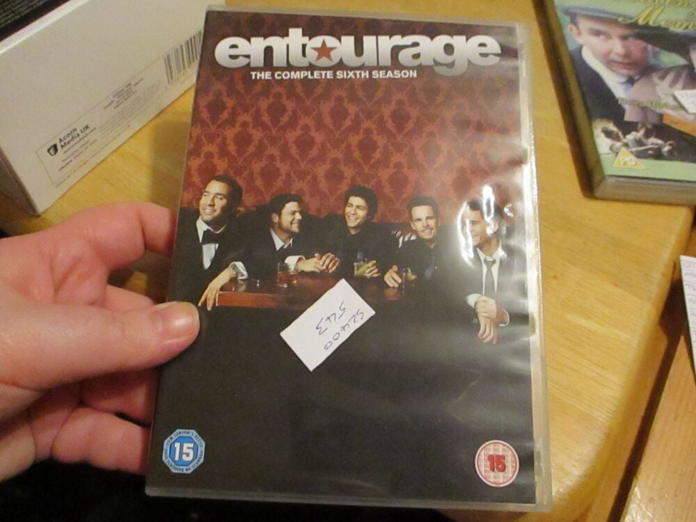 Entourage - The Complete Sixth Season (Disc 3 missing) - DVD - FP/FS Disc - VGC Case - Pal (S2400543)