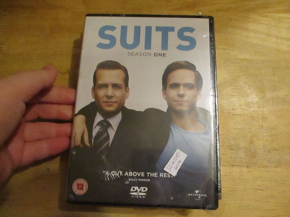 Suits - Season 1 Complete - DVD - SEALED Disc - VGC Case - Pal (S2400404)