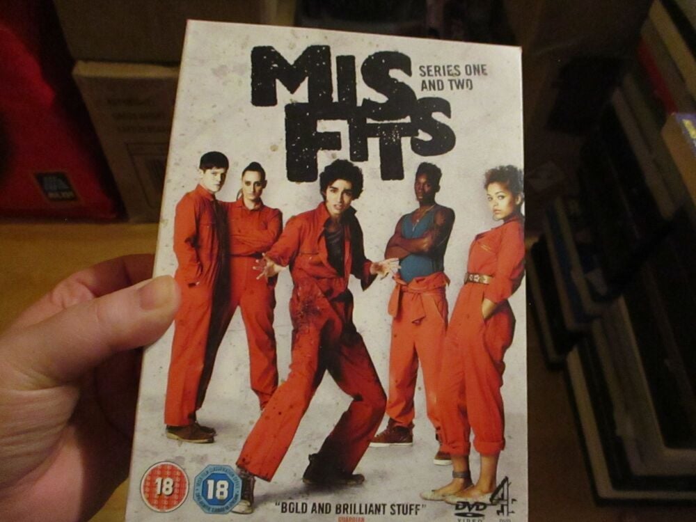 Misfits Series 1 & 2 Complete - DVD - HSM/FP- VGC Case - Pal (S2400125)