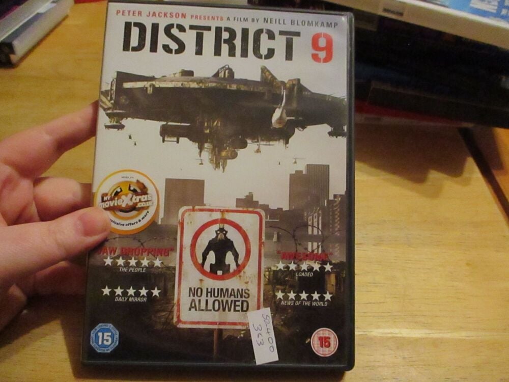 District 9  -  DVD - FP Disc - VGC Case - Pal (S2400363)